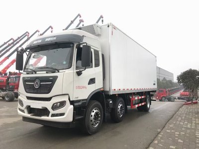 天錦KR小三軸高頂雙臥冷藏車(chē)