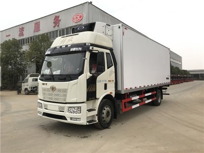 解放J6L國(guó)六7.5米冷藏車(chē)